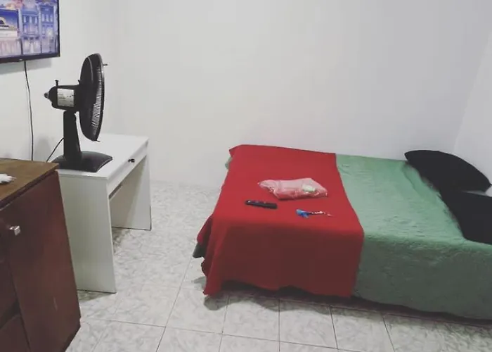 Kitnet A Uma Quadra Da Praia.